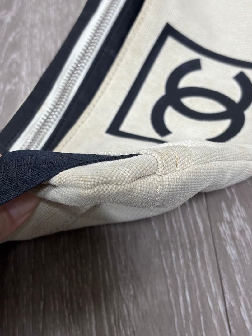 CHANEL シャネル スポーツライン ボディバッグ ウエストポーチ　白