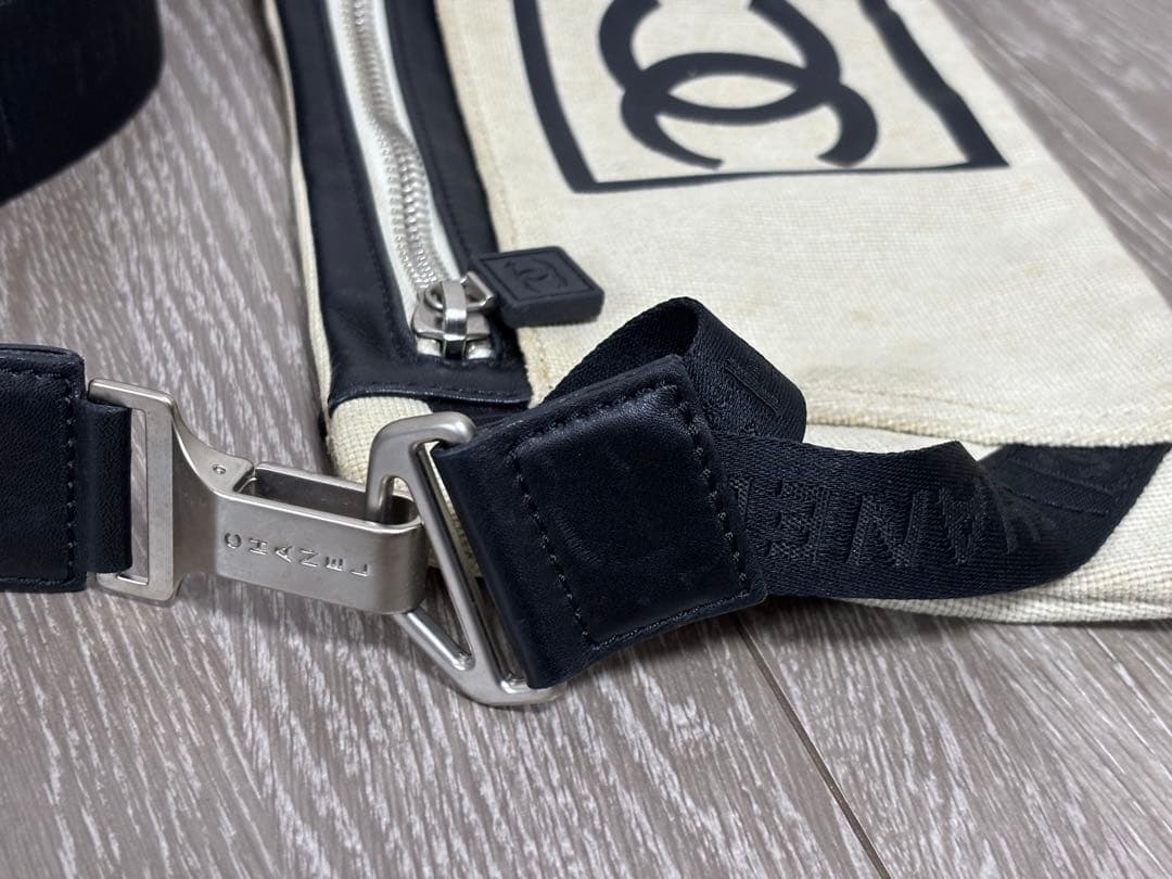 CHANEL シャネル スポーツライン ボディバッグ ウエストポーチ　白