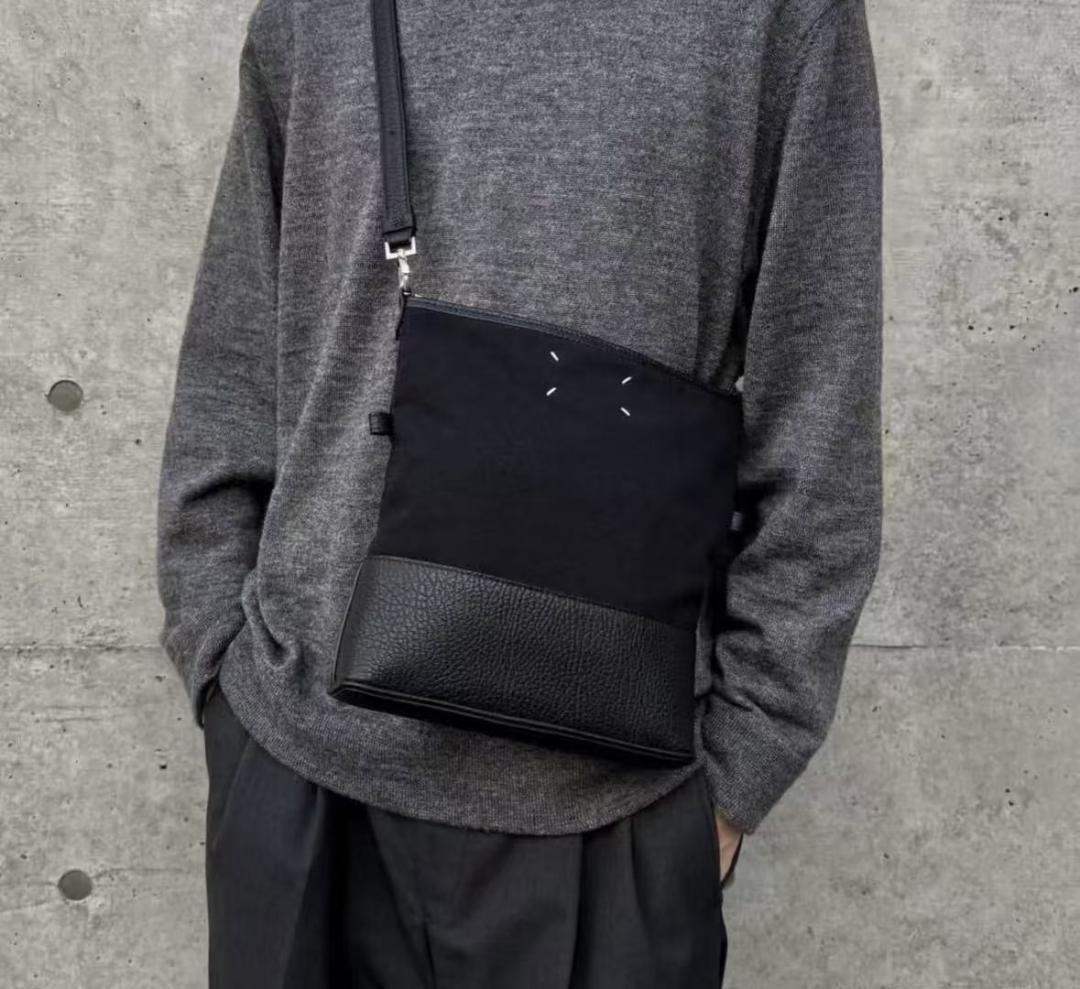 MM6 Maison Margiela 黒のキャンバスショルダーバッグ