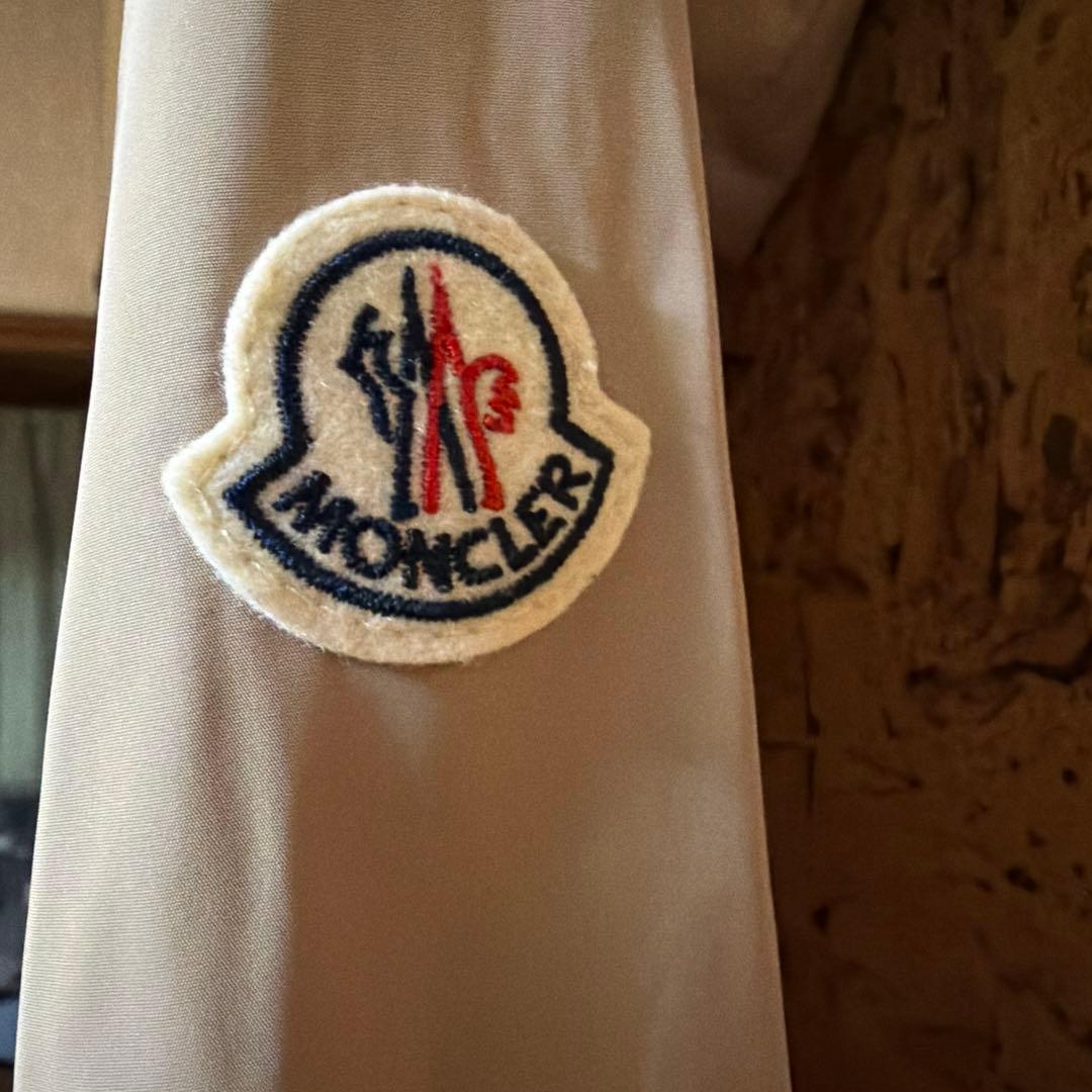 Moncler フード付きコート