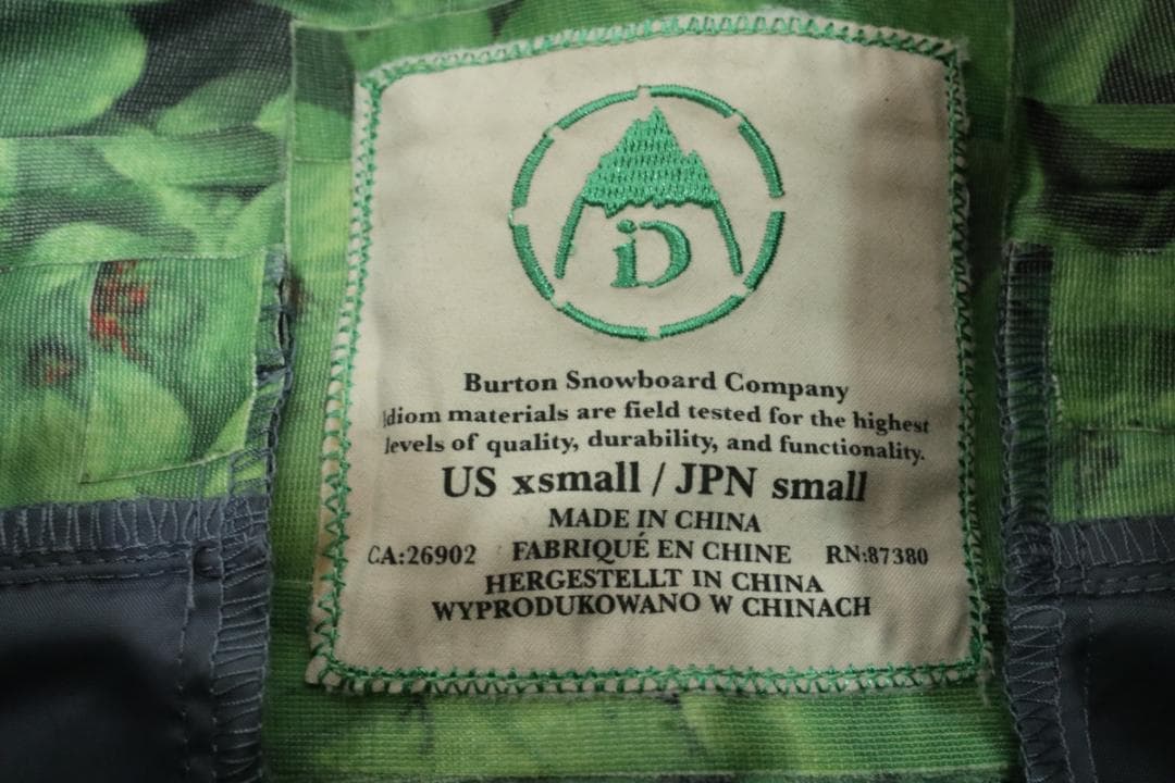 ゆ*ん様 BURTON バートン 美品 上下セットアップ スノボー スキー S■