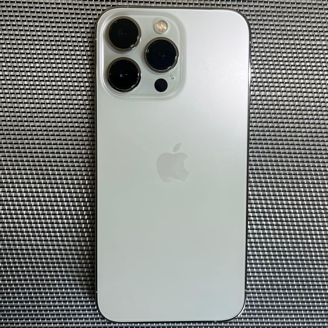 ほぼ新品 Iphone13pro 256GB simフリー バッテリー100％