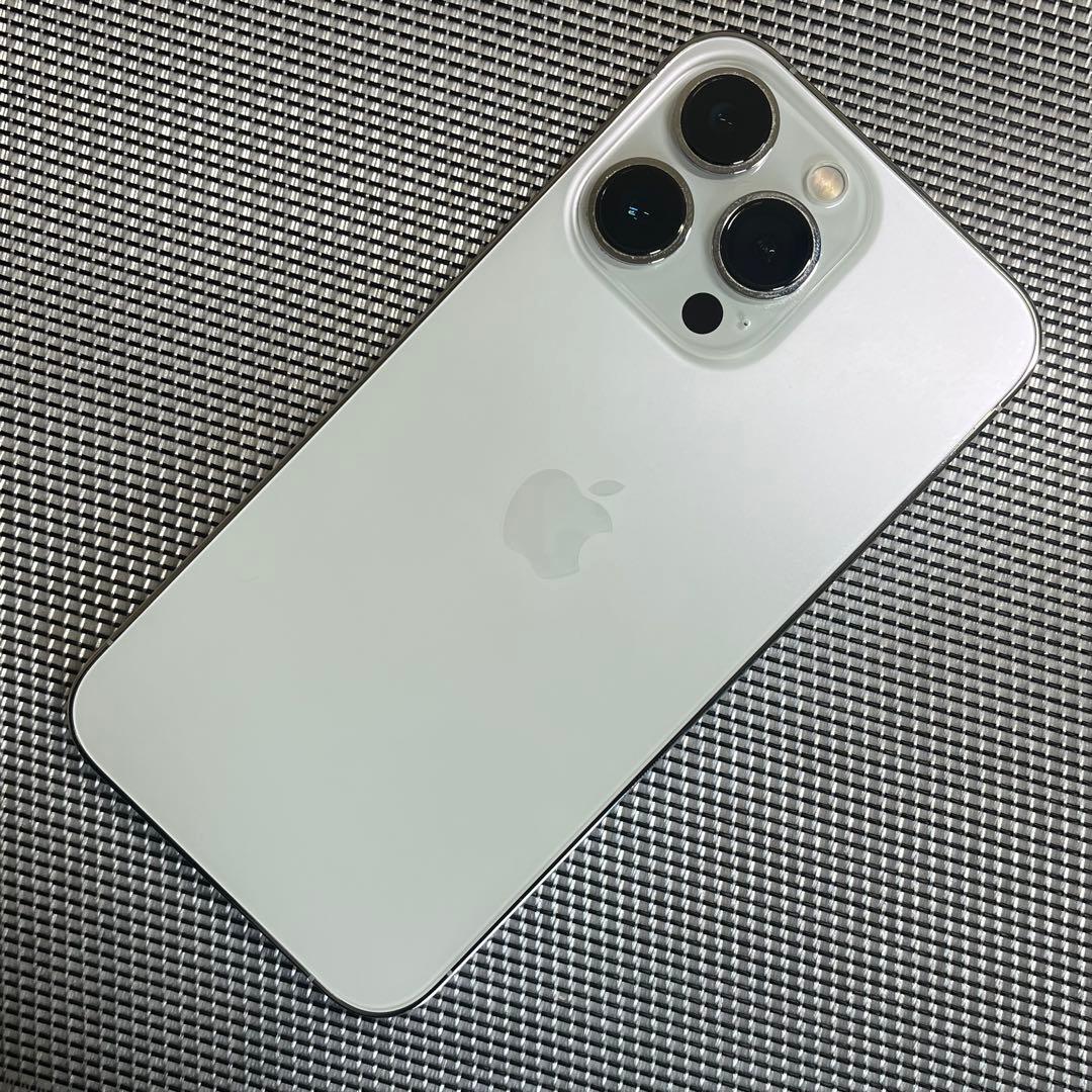ほぼ新品 Iphone13pro 256GB simフリー バッテリー100％