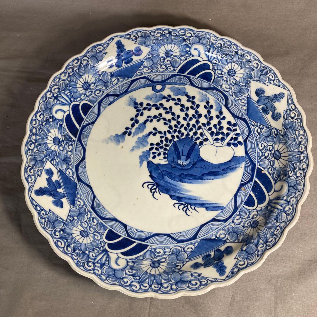 【まいまいさん専用】古伊万里の伝統　有田焼　古伊万里　染付二兎絵菊地紋　花縁大皿