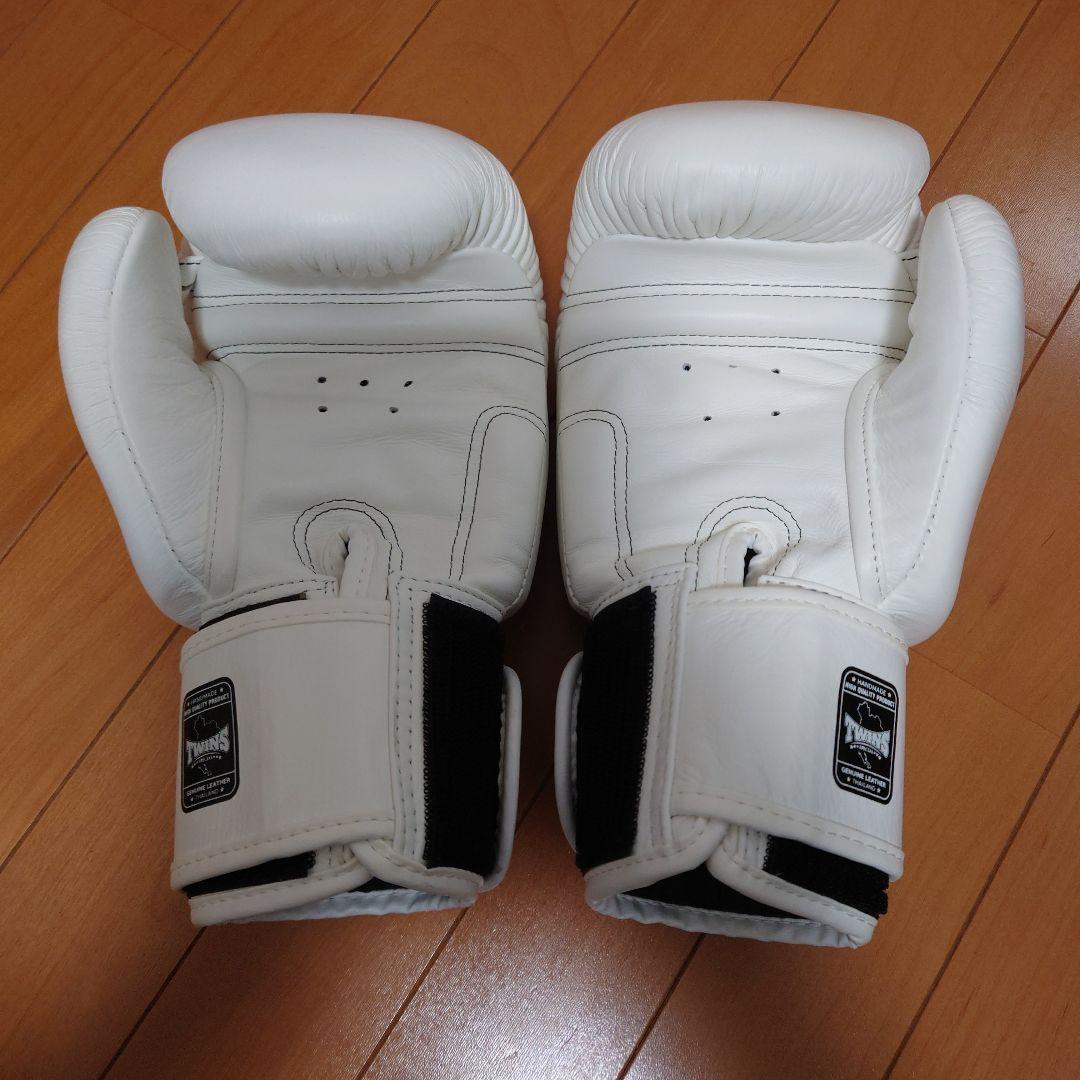 最終価格TWINS SPECIALボクシンググローブ8oz ホワイト オマケ付き