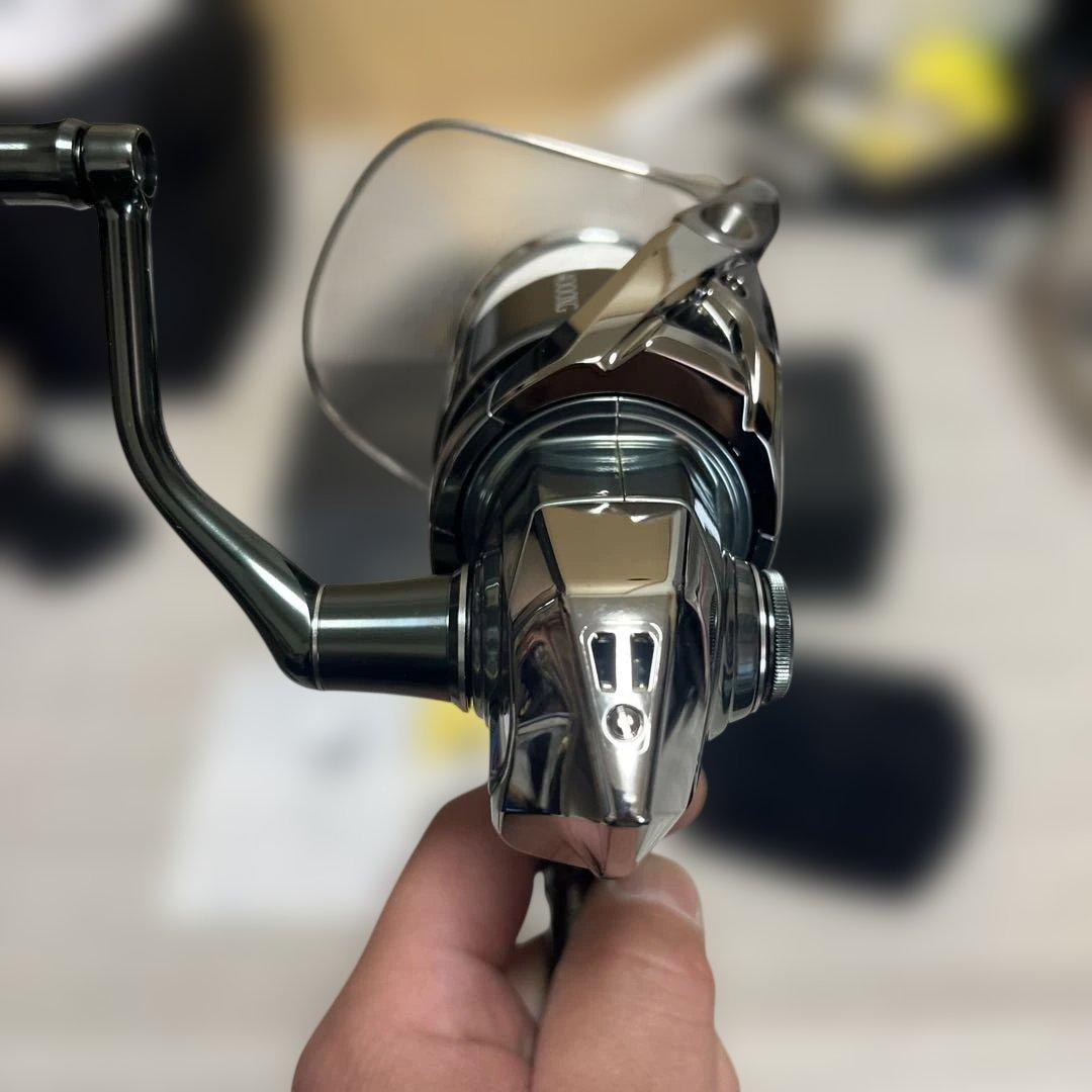 ムニ　【美品】 SHIMANO 22 STELLA 4000XG
