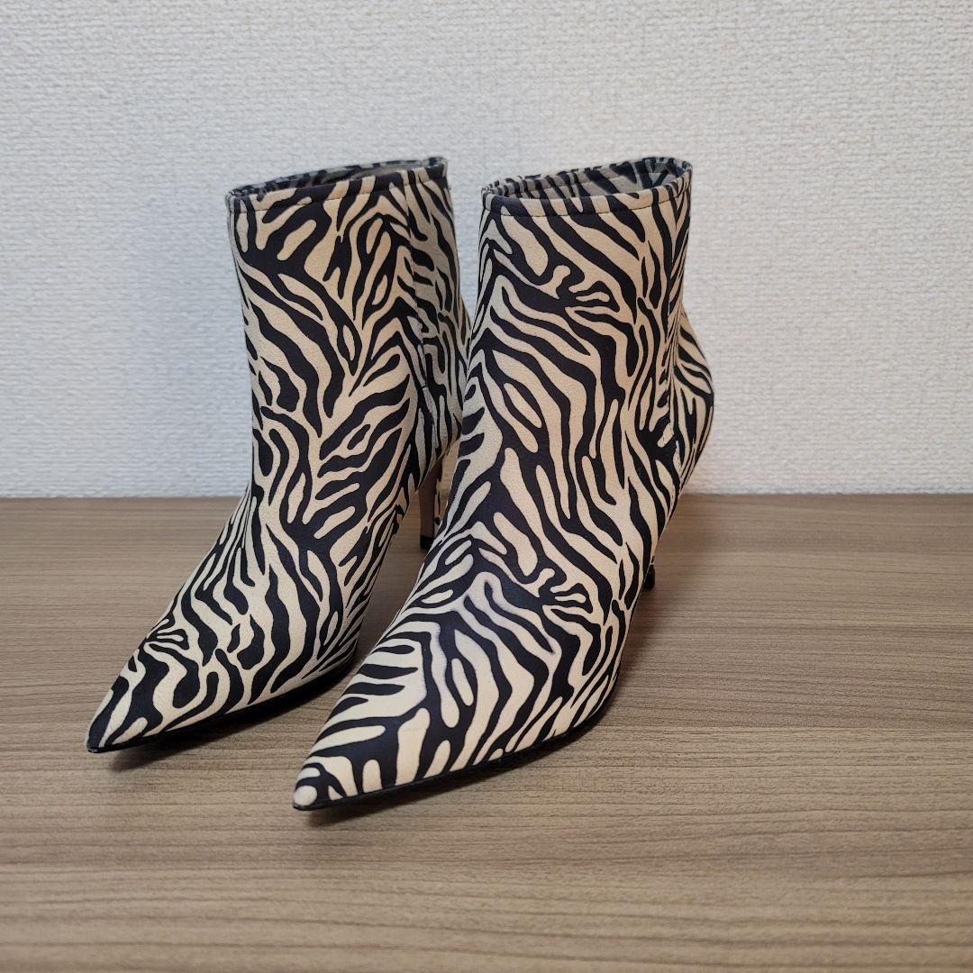 【美品】ペリーコ　ショートブーツ　ゼブラ柄プリント　35.5　8㌢ヒール