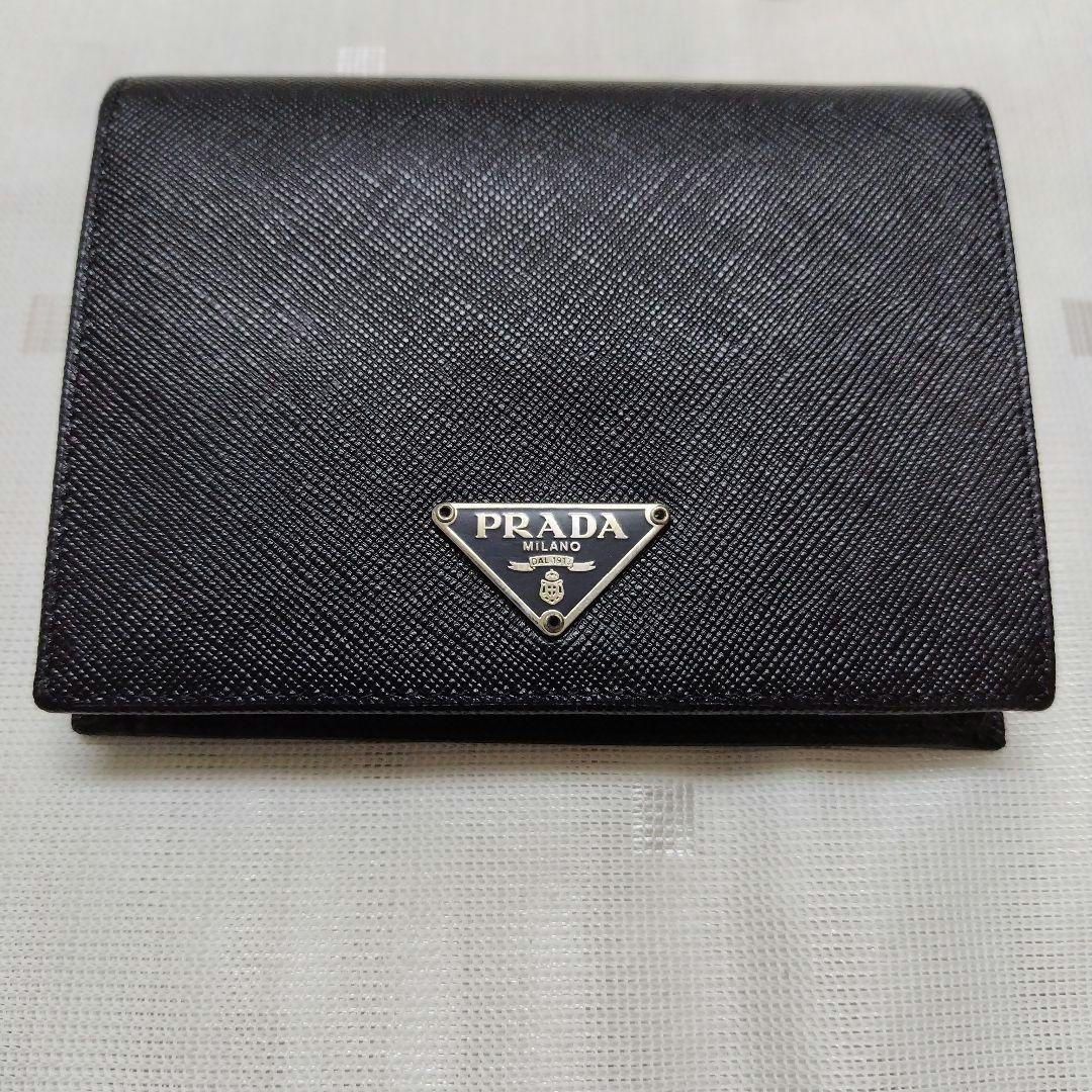 PRADA ブラック 二つ折り財布 箱付き　未使用