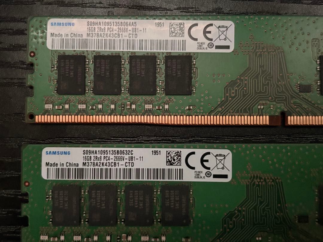 Samsung 16GB DDR4 2666MHz メモリ