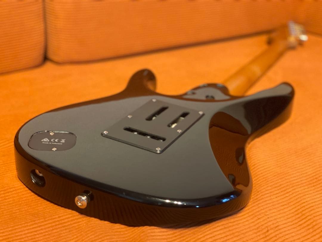 ギター Ibanez THBB10 Tim Henson Polyphia model