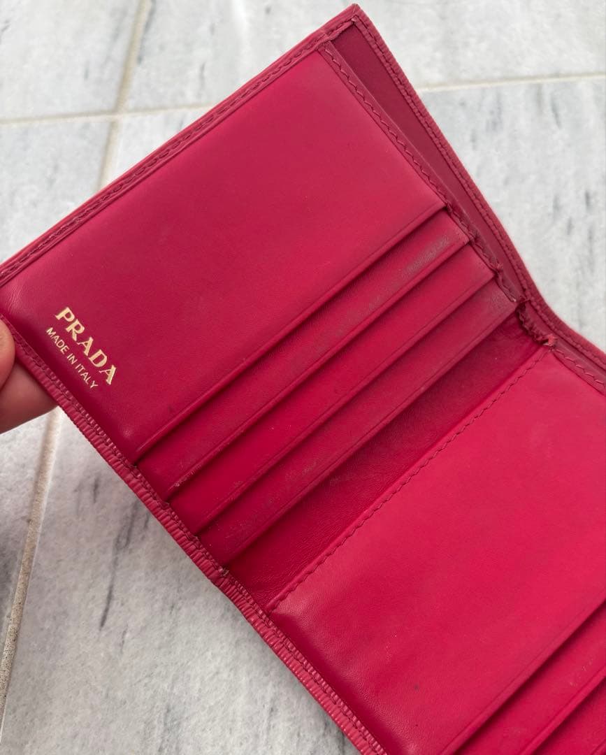 PRADA プラダ ピンク 三つ折り財布 サフィアーノ ロゴ 金 ゴールド