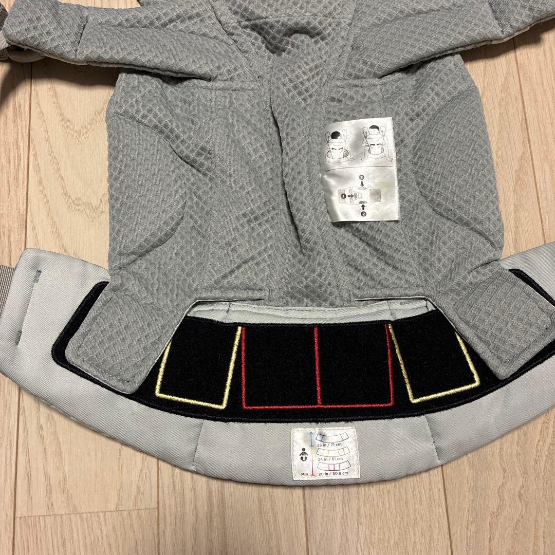 美品　エルゴの抱っこ紐　人気のオムニブリーズ　パールグレー　ergobaby