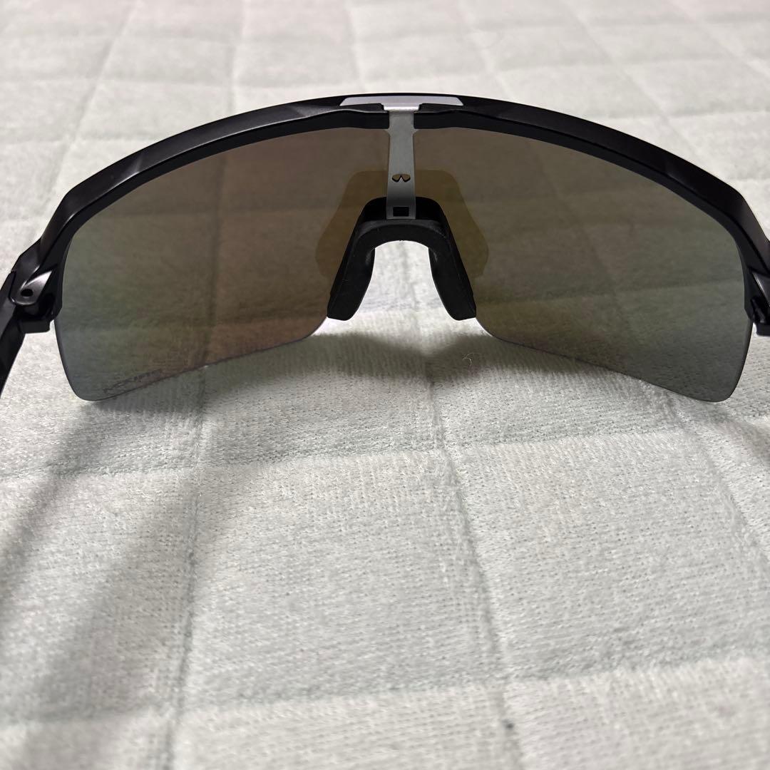 r*8様 OAKLEY Sutro Lite