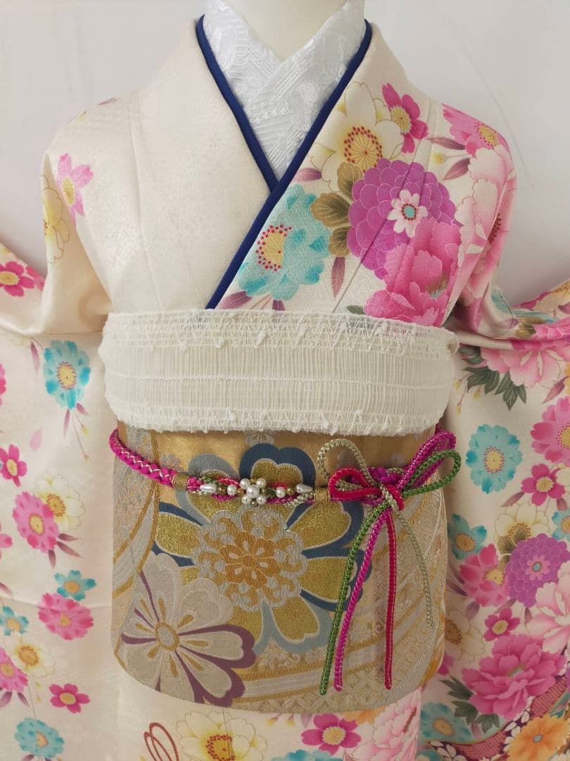 【価格見直しました】正絹振袖3点セット 牡丹花尽くし 成人式・前撮り