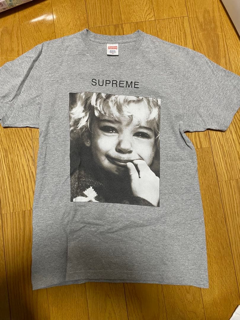 木村拓哉 着用 supreme crybaby Gray