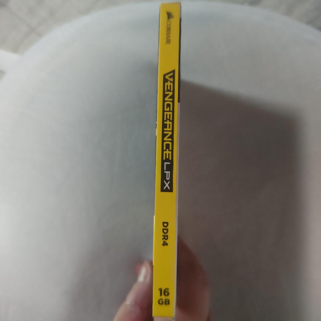 ​【新品】CORSAIR DDR4-2666 16GB (8GB×2枚) メモリ