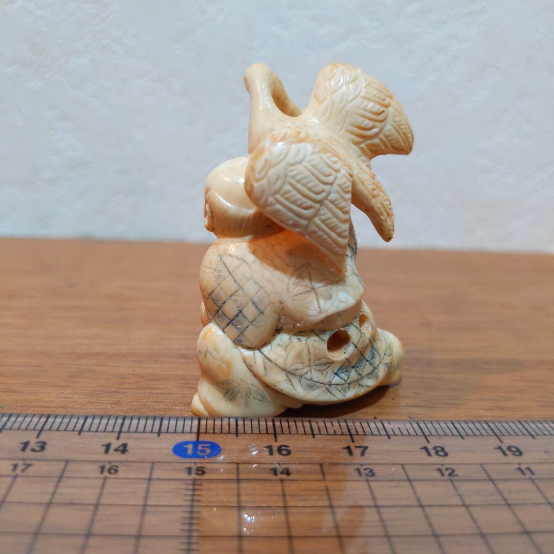 時代提げ物 人物根付 天然素材 在銘【鵜匠と鵜①】高さ約4.8cm 重さ約22ｇ