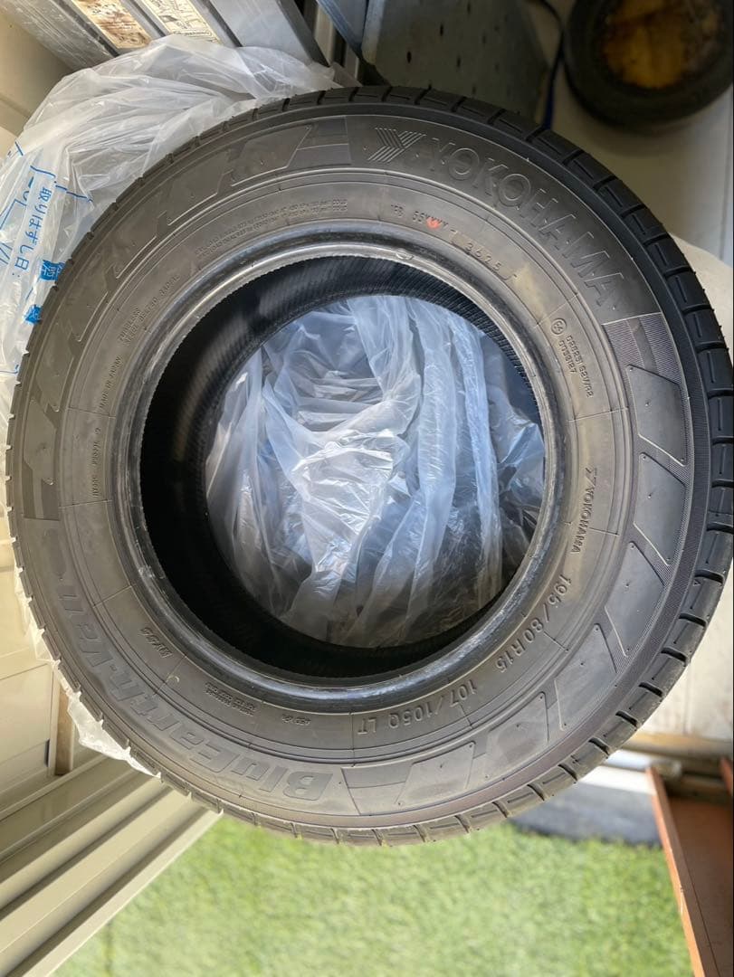 ヨコハマBlueEarth-Van195/80R15 2025年36週新車外し