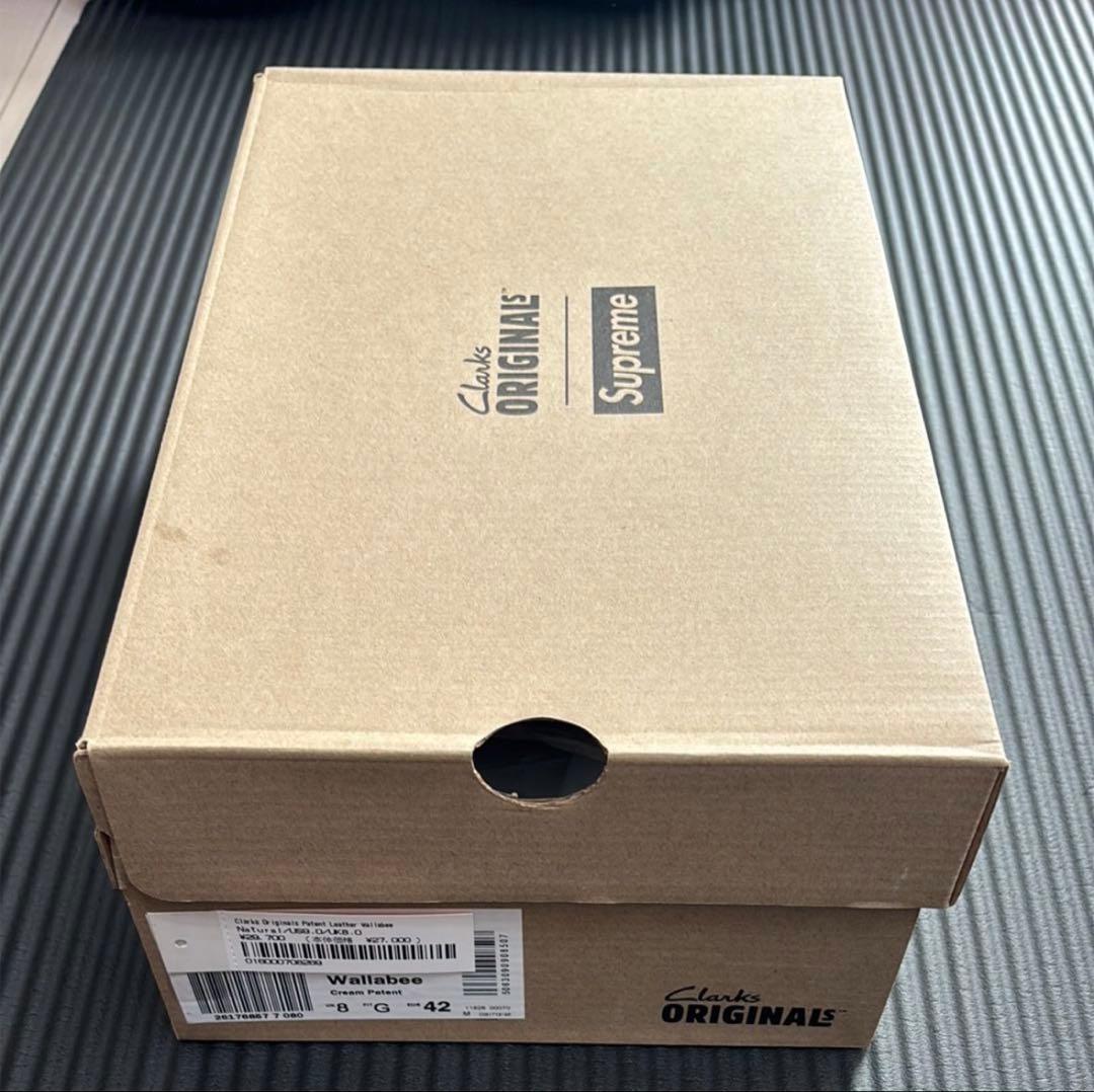靴 Supreme x Clarks Patent Leather Wallabee