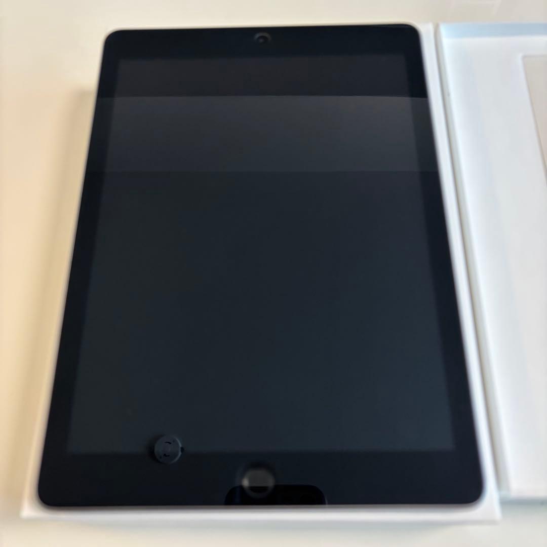 【極美品・付属品完備】iPad 第6世代 32GB シルバー｜画面・外装傷なし