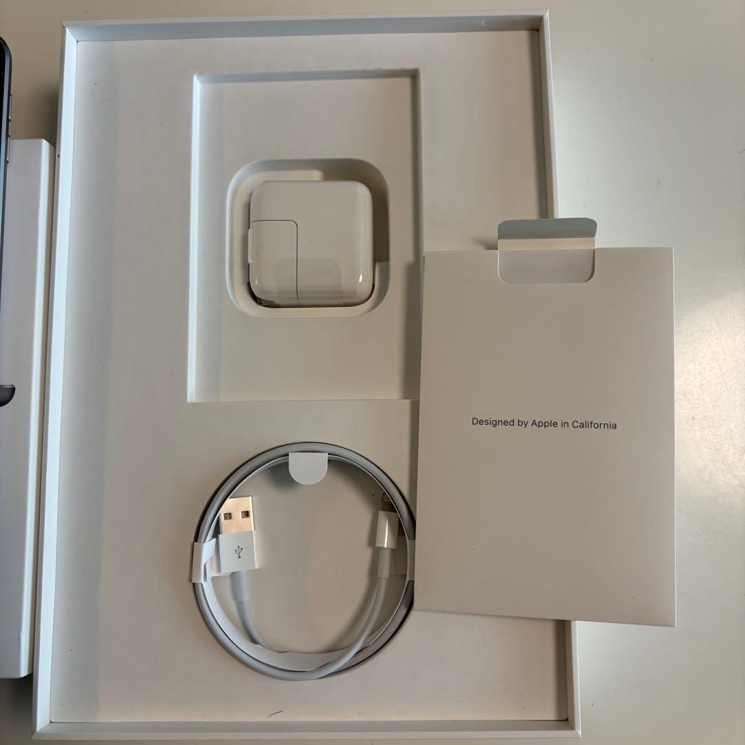 【極美品・付属品完備】iPad 第6世代 32GB シルバー｜画面・外装傷なし