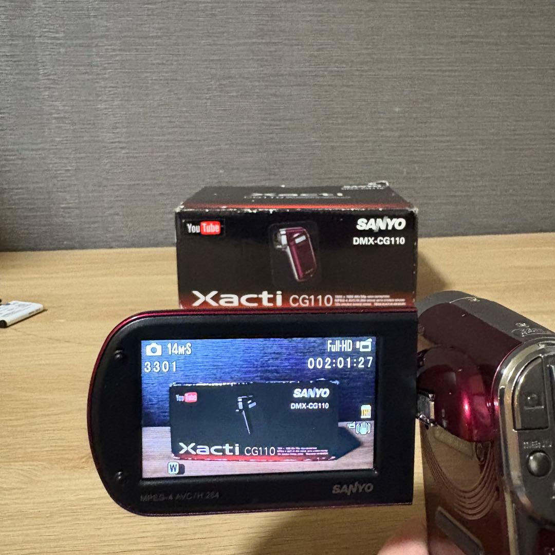 SANYO Xacti DMX-CG110 ワインレッド