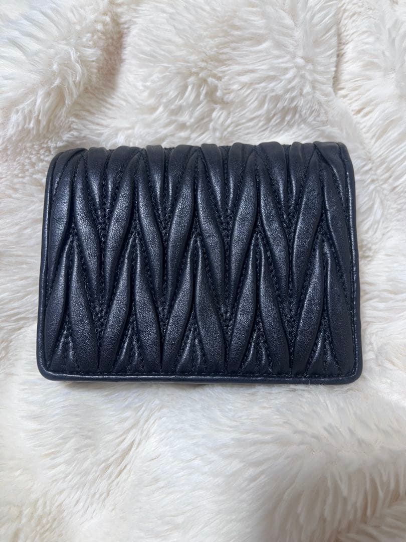 あんしん鑑定 MIU MIU ブラックレザー二つ折り財布
