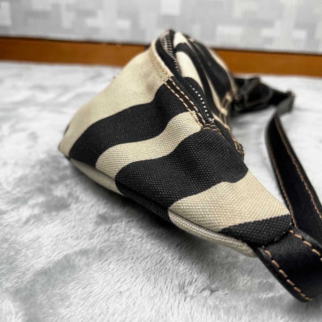 Vivienne Westwood ウエストポーチ オーブ ロゴ 斜め掛け◎