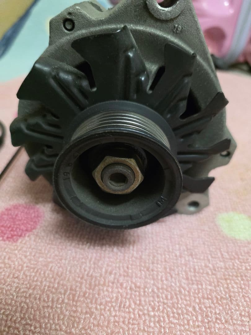 シボレー C1500 オルタネーター×1 テンショナー×2 プーリー×2　 他