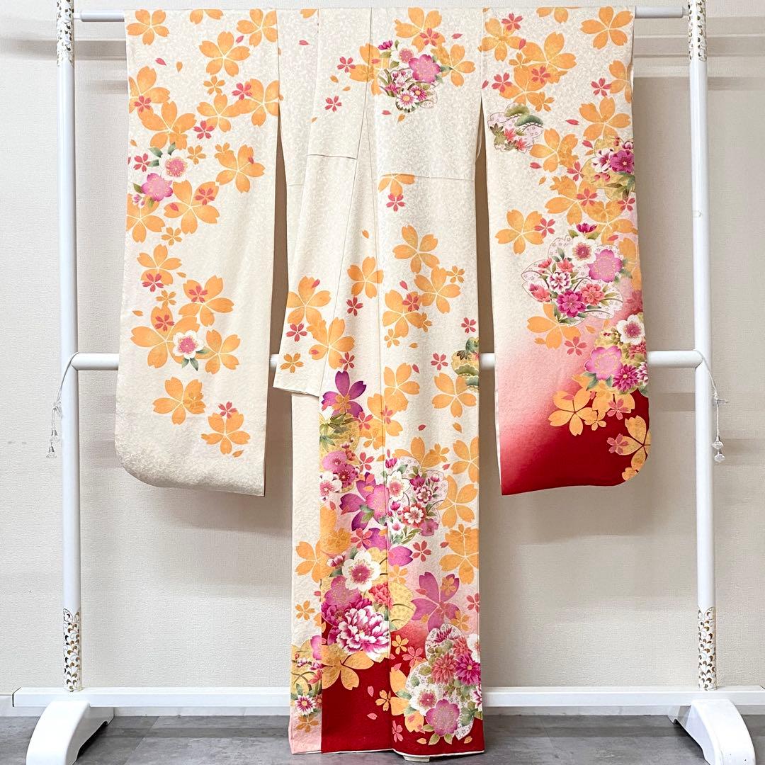 akmx168 正絹 振袖 白 パールトーン加工 9号 花柄