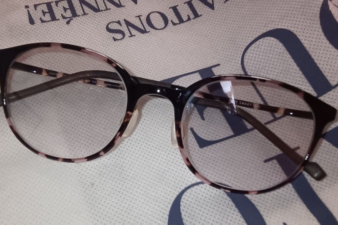 新品同様人気モデル Zoff サングラスSMOKY-GY 遮光20% 度なし
