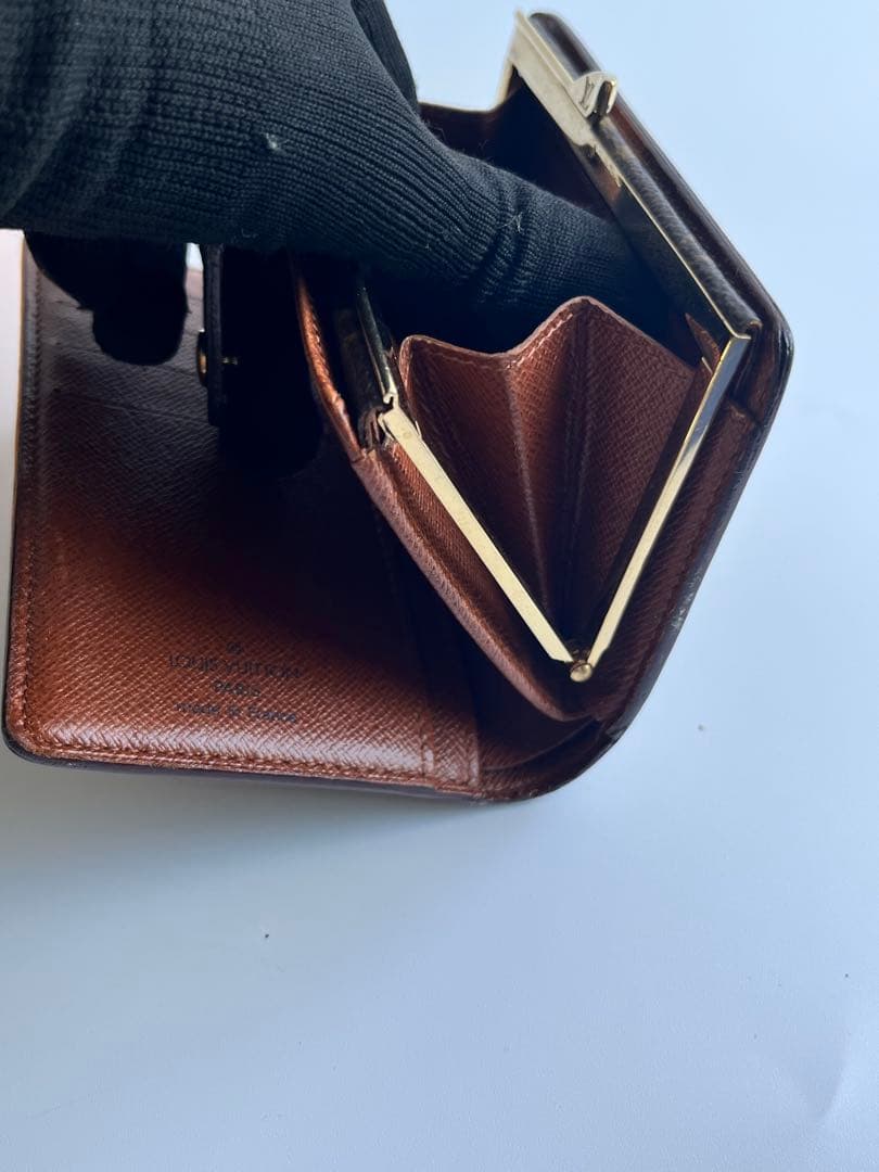 LOUIS VUITTON ヴィトン　二つ折り財布