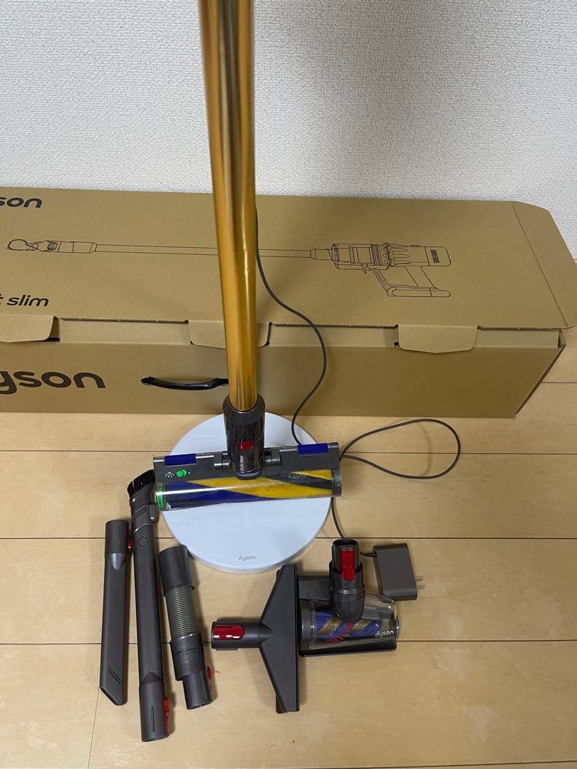 【美品】SV46 V12 ダイソン dyson コードレス 掃除機 清掃済み