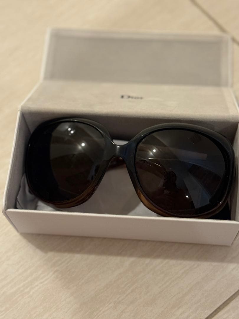 Dior グラデーションオーバーサイズサングラス