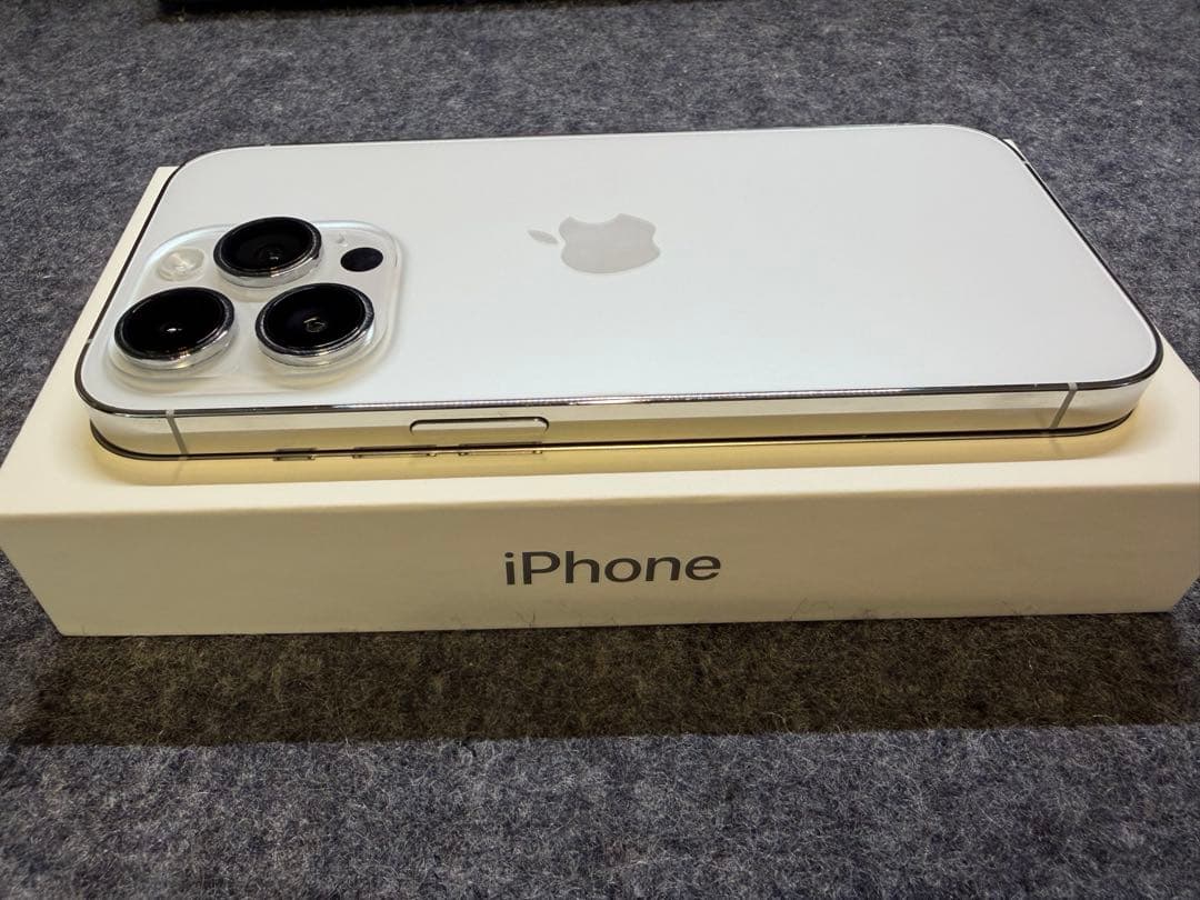Apple iPhone 14 Pro シルバー 本体　256GB SIMフリー