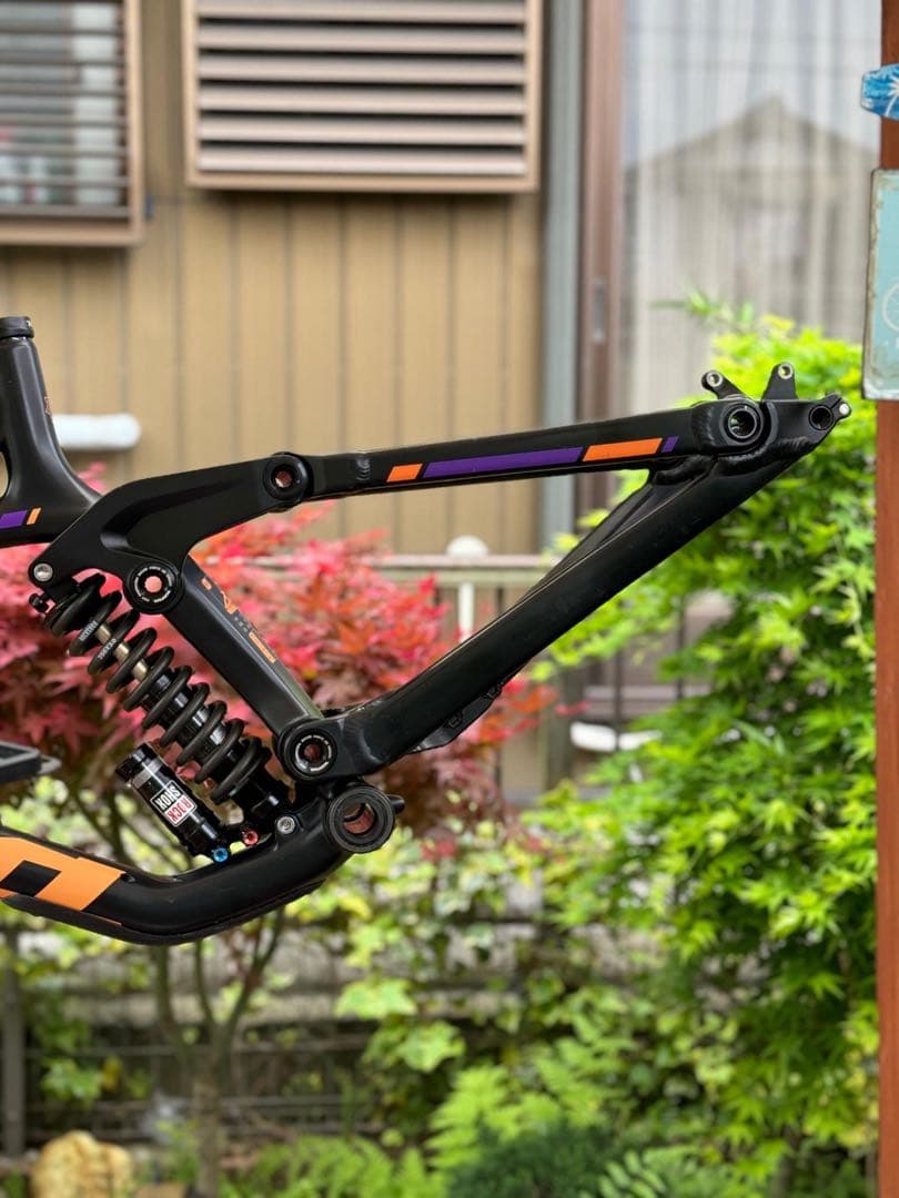 m*e様 Kona SupremeOperator carbon F al R