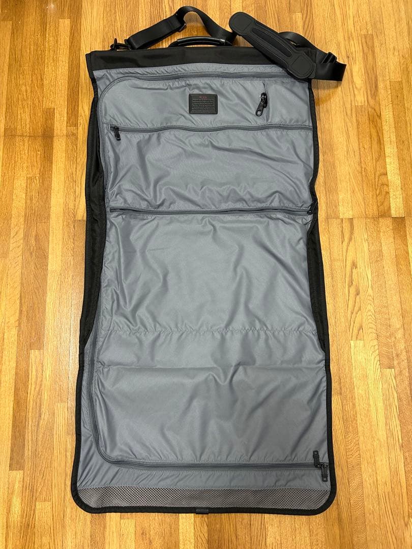 ☆極美品☆ TUMI トライフォールド ガーメントケース 22133DH