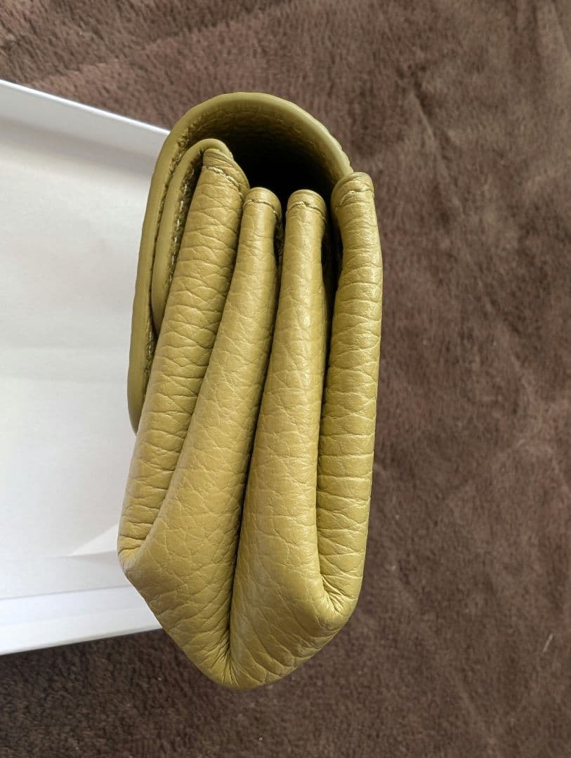 【またみあん】【美品】IACUCCI 二つ折り財布