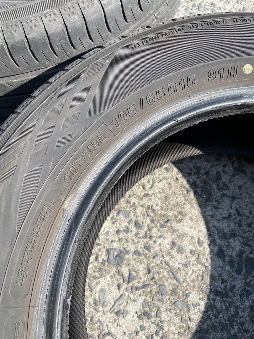 中古ヨコハマ夏タイヤ195/65R15 2本セット