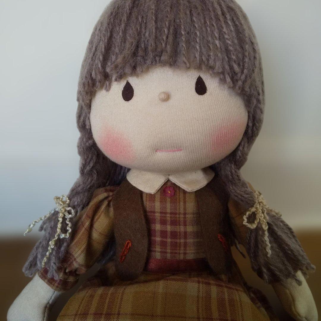 チェック柄ドレスの人形 米山京子さん風