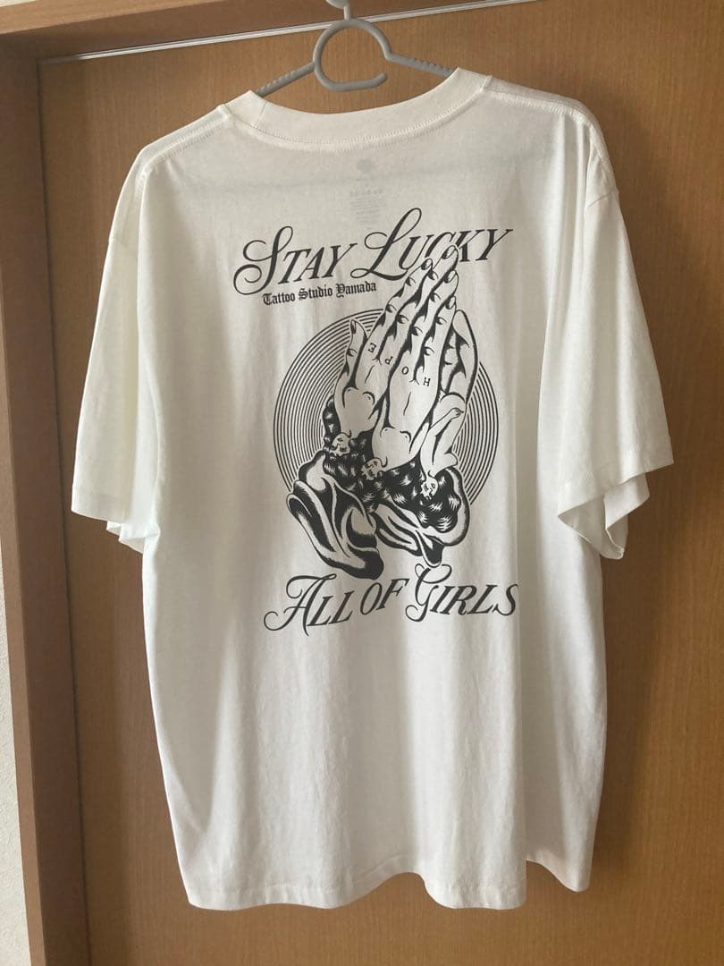 トップス TATTOO STUDIO YAMADA PRAYING HANDS TEE