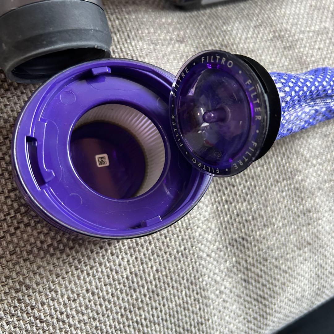 【美品】Dyson v8 slim fluffy sv10k 本体のみ