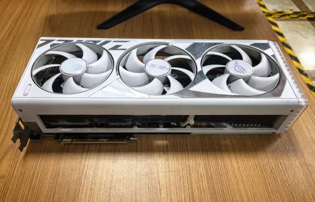 グラフィックボード・グラボ・ビデオカード ASUS ROG STRIX GEFORCE RTX 4090 OC 24GB