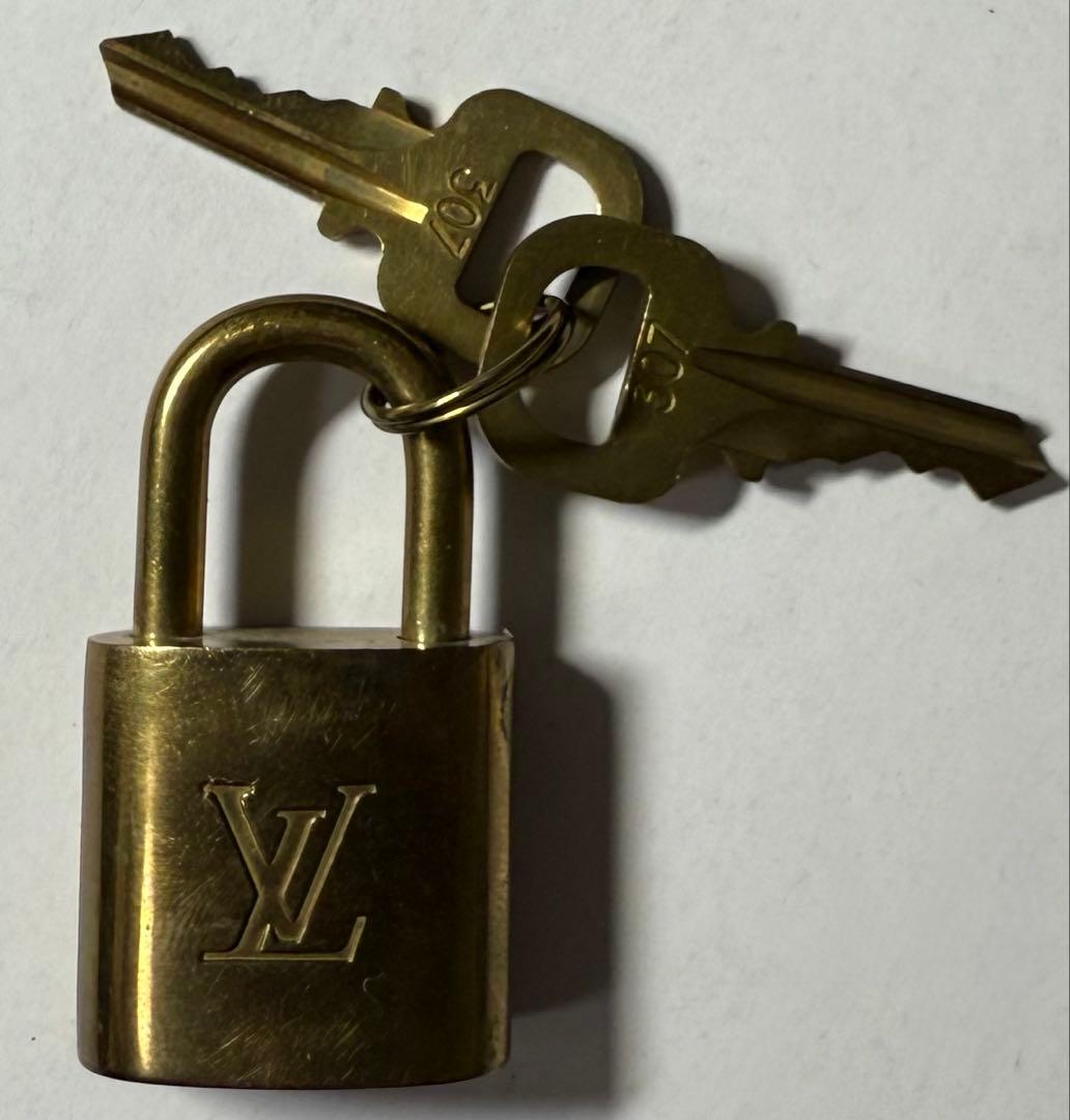 LOUIS VUITTON ルイヴィトン モノグラム スピーディ30