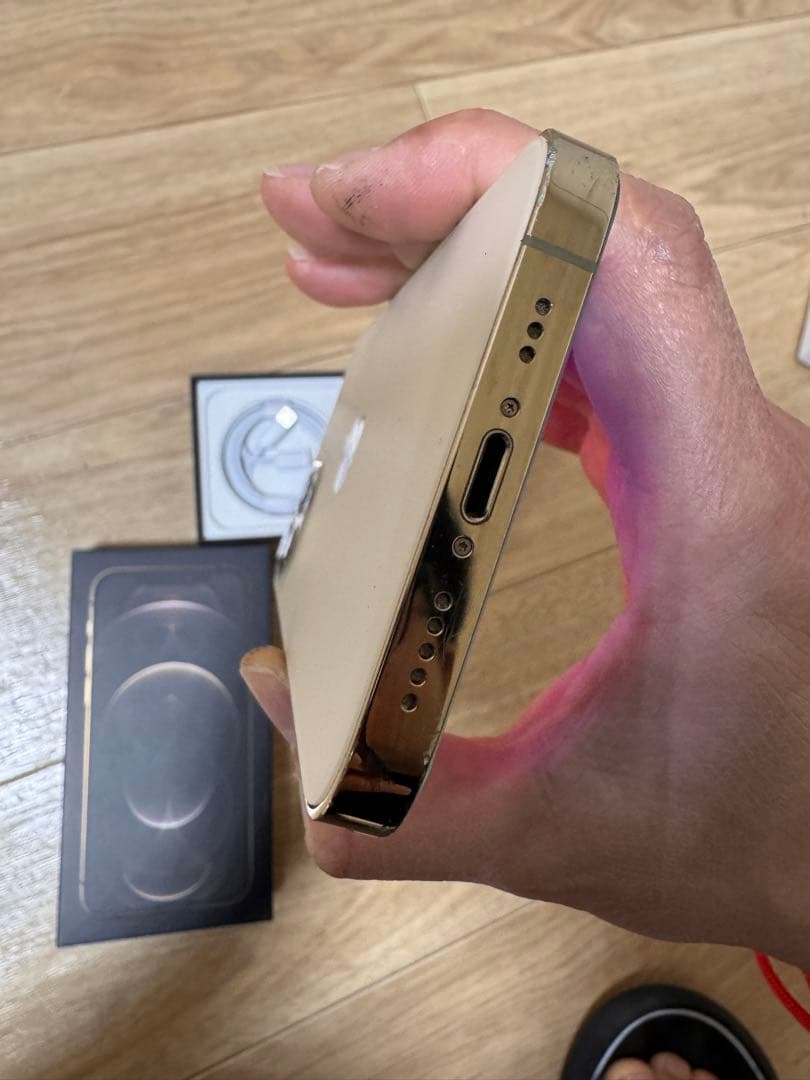 iPhone 12 pro バッテリー90%