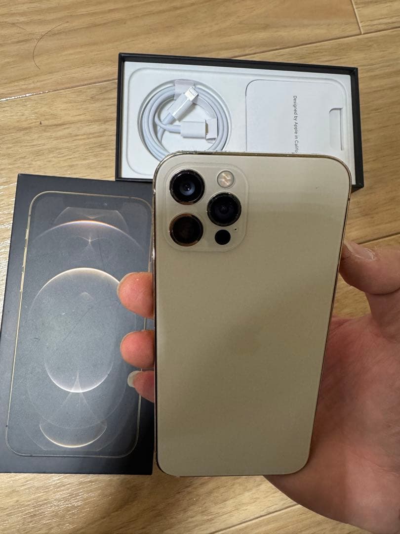 iPhone 12 pro バッテリー90%