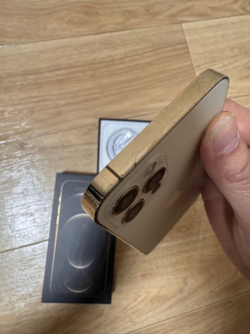 iPhone 12 pro バッテリー90%