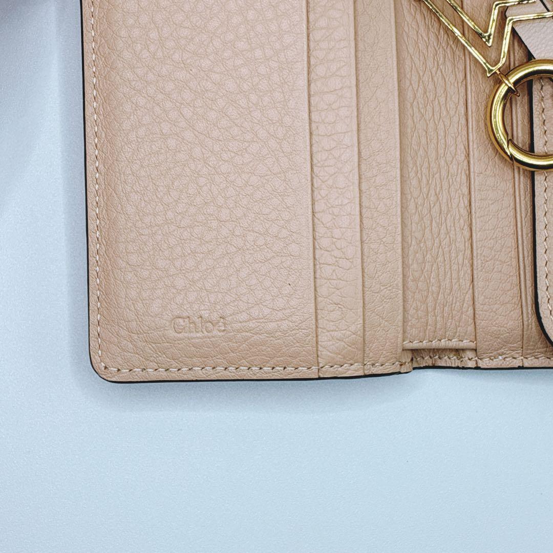 ぷりん ⭐️クロエ　三つ折り財布　レディース　アルファベット　ピンクベージュ