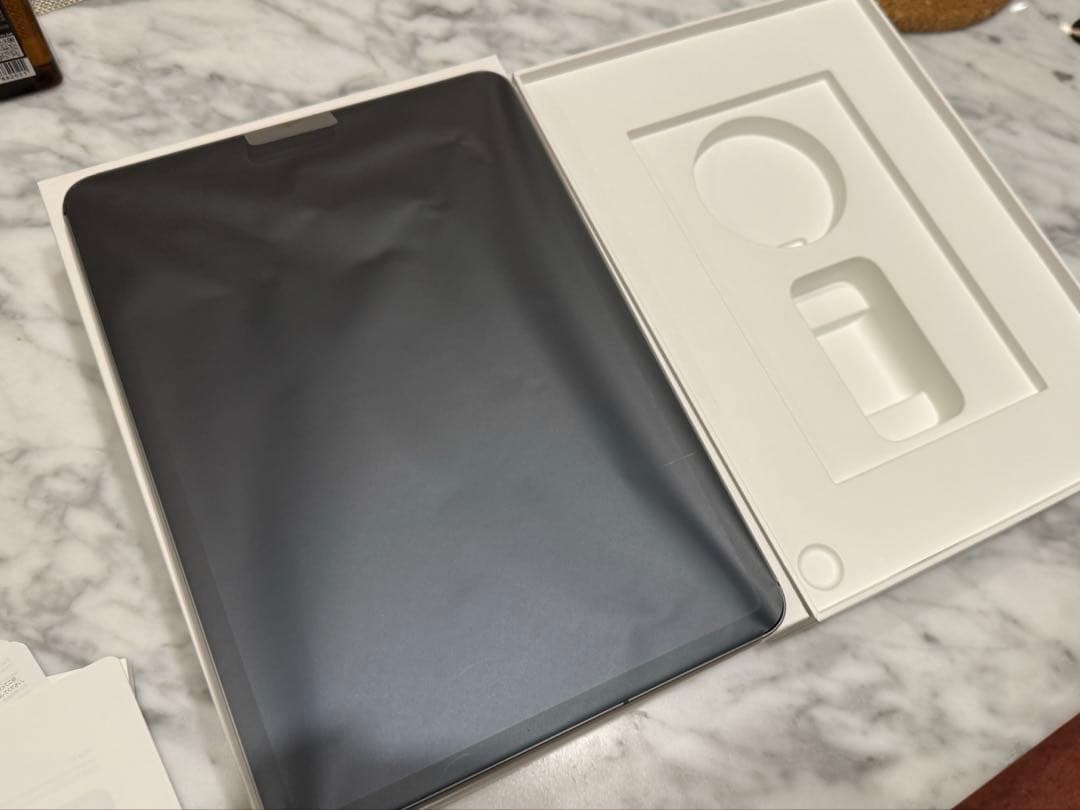 iPad Pro 11インチ 256GB MU102J／A SIMフリー