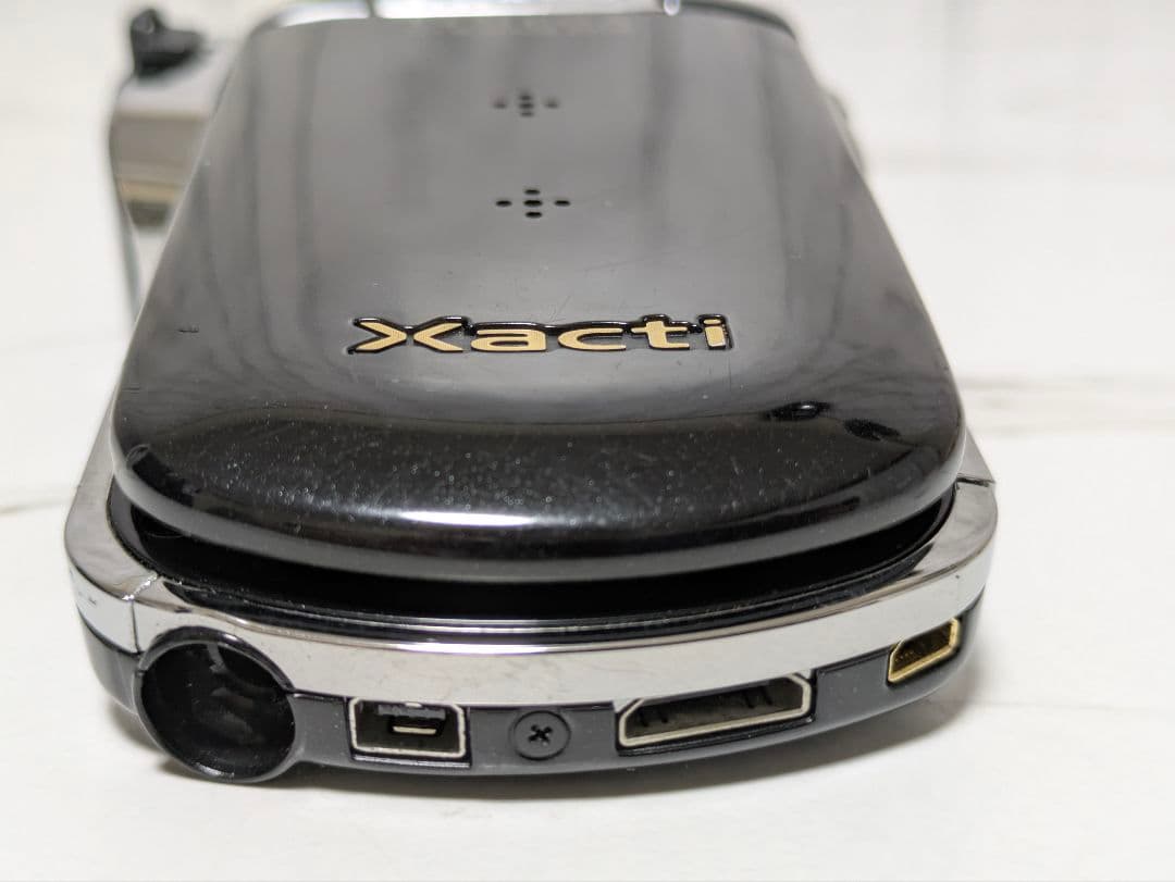 SANYO　DMX-CG110　Xacti　ブラック